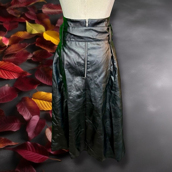 NWT Ashley Stewart Black Vegan Leather A-Line Belted Skirt Plus Size 18 - Picture 7 of 9